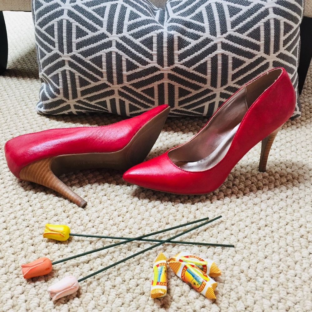 Steve Madden Classic Pumps, Red Leather, 8M